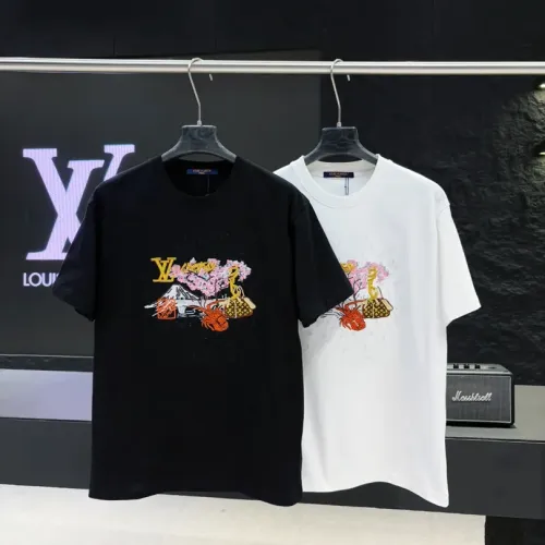 Replica Louis Vuitton LV T-Shirts Short Sleeved For Unisex #1453022 $40.00 USD for Wholesale