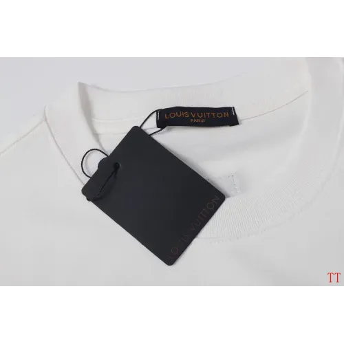Replica Louis Vuitton LV T-Shirts Short Sleeved For Unisex #1453025 $42.00 USD for Wholesale