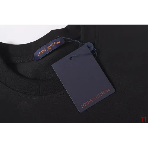 Replica Louis Vuitton LV T-Shirts Short Sleeved For Unisex #1453034 $39.00 USD for Wholesale