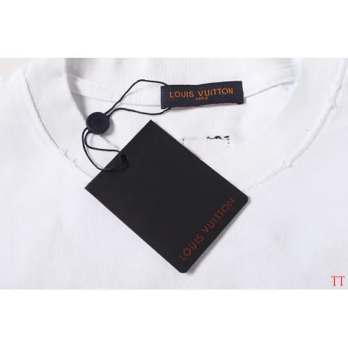 Replica Louis Vuitton LV T-Shirts Short Sleeved For Unisex #1453038 $42.00 USD for Wholesale