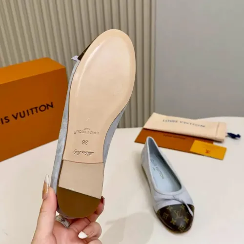 Replica Louis Vuitton Flat Shoes For Women #1453333 $102.00 USD for Wholesale