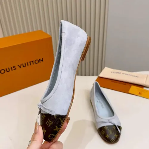 Replica Louis Vuitton Flat Shoes For Women #1453333 $102.00 USD for Wholesale