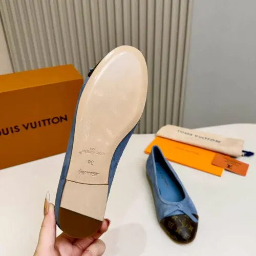 Replica Louis Vuitton Flat Shoes For Women #1453334 $102.00 USD for Wholesale
