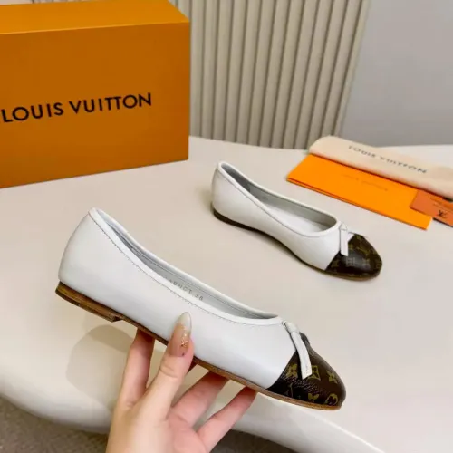 Replica Louis Vuitton Flat Shoes For Women #1453339 $102.00 USD for Wholesale