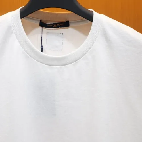 Replica Louis Vuitton LV T-Shirts Short Sleeved For Unisex #1453681 $52.00 USD for Wholesale