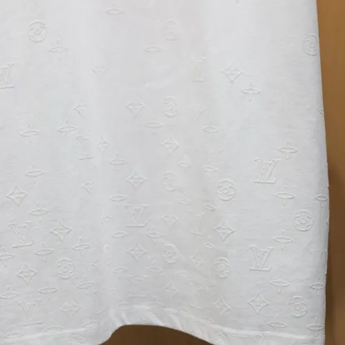 Replica Louis Vuitton LV T-Shirts Short Sleeved For Unisex #1453681 $52.00 USD for Wholesale