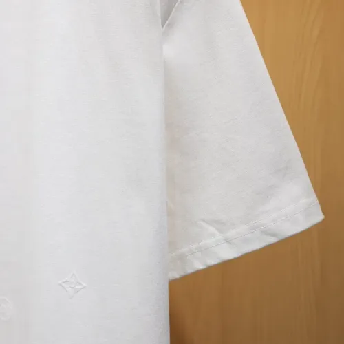 Replica Louis Vuitton LV T-Shirts Short Sleeved For Unisex #1453681 $52.00 USD for Wholesale