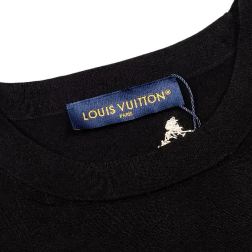 Replica Louis Vuitton LV T-Shirts Short Sleeved For Unisex #1453733 $68.00 USD for Wholesale