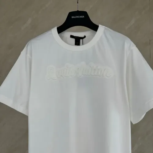 Replica Louis Vuitton LV T-Shirts Short Sleeved For Women #1453757 $52.00 USD for Wholesale