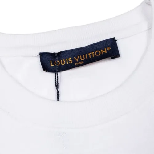 Replica Louis Vuitton LV T-Shirts Short Sleeved For Unisex #1453789 $85.00 USD for Wholesale