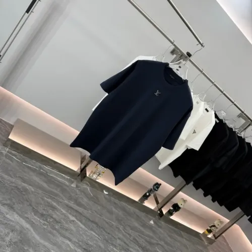 Replica Louis Vuitton LV T-Shirts Short Sleeved For Unisex #1456871 $40.00 USD for Wholesale
