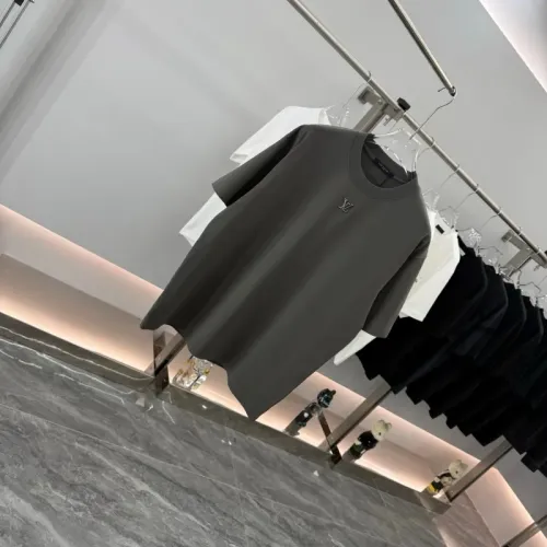 Replica Louis Vuitton LV T-Shirts Short Sleeved For Unisex #1456872 $40.00 USD for Wholesale