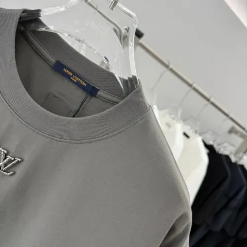 Replica Louis Vuitton LV T-Shirts Short Sleeved For Unisex #1456872 $40.00 USD for Wholesale