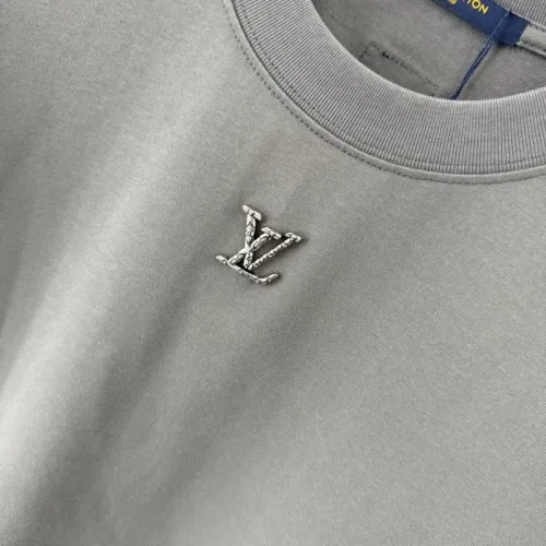 Replica Louis Vuitton LV T-Shirts Short Sleeved For Unisex #1456872 $40.00 USD for Wholesale