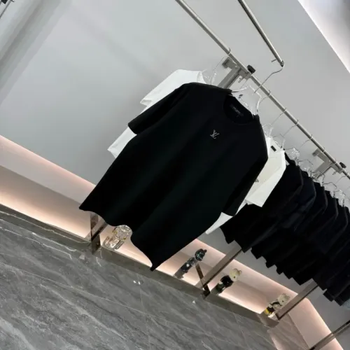 Replica Louis Vuitton LV T-Shirts Short Sleeved For Unisex #1456873 $40.00 USD for Wholesale