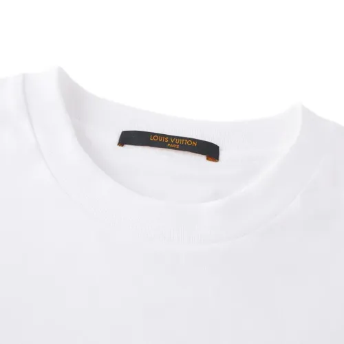 Replica Louis Vuitton LV T-Shirts Short Sleeved For Unisex #1456883 $45.00 USD for Wholesale