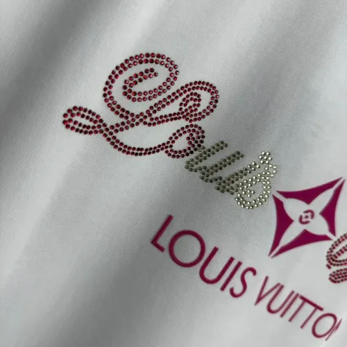 Replica Louis Vuitton LV T-Shirts Short Sleeved For Unisex #1457156 $38.00 USD for Wholesale