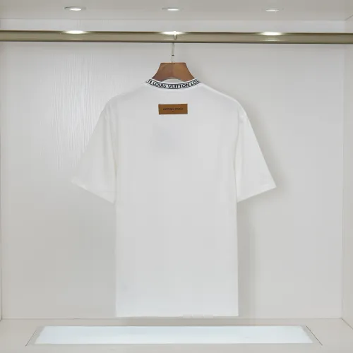 Replica Louis Vuitton LV T-Shirts Short Sleeved For Unisex #1458321 $32.00 USD for Wholesale
