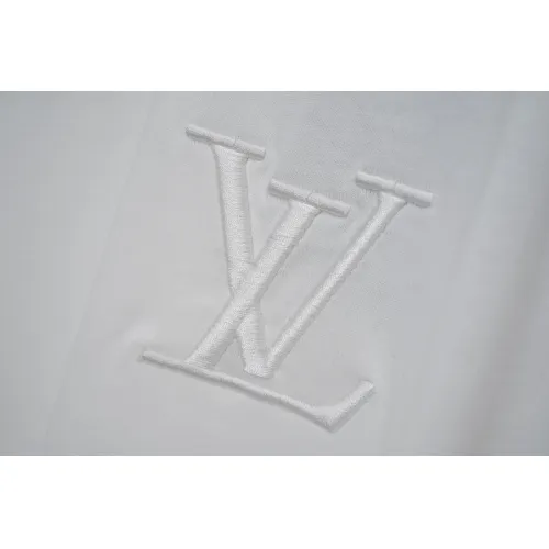 Replica Louis Vuitton LV T-Shirts Short Sleeved For Unisex #1458321 $32.00 USD for Wholesale