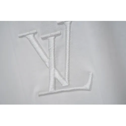 Replica Louis Vuitton LV T-Shirts Short Sleeved For Unisex #1458321 $32.00 USD for Wholesale