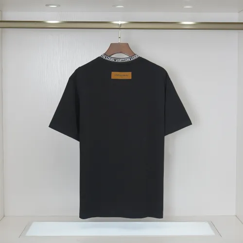 Replica Louis Vuitton LV T-Shirts Short Sleeved For Unisex #1458323 $32.00 USD for Wholesale