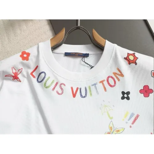 Replica Louis Vuitton LV T-Shirts Short Sleeved For Unisex #1458445 $45.00 USD for Wholesale