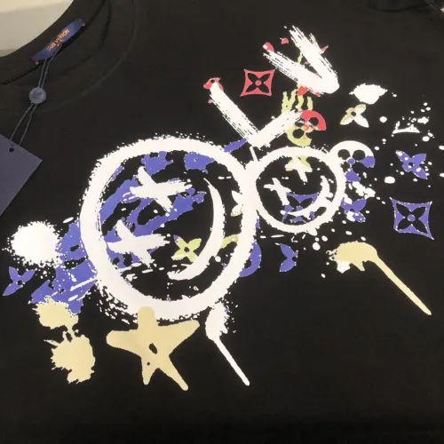 Replica Louis Vuitton LV T-Shirts Short Sleeved For Men #1458448 $45.00 USD for Wholesale