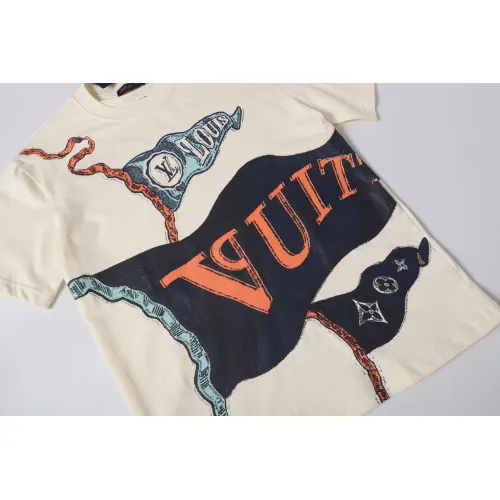 Replica Louis Vuitton LV T-Shirts Short Sleeved For Unisex #1458451 $42.00 USD for Wholesale