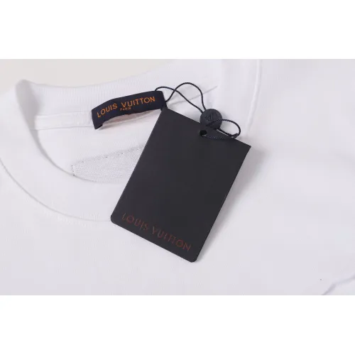 Replica Louis Vuitton LV T-Shirts Short Sleeved For Unisex #1458454 $42.00 USD for Wholesale