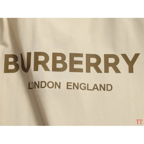Replica Burberry T-Shirts Short Sleeved For Unisex #1458592 $40.00 USD for Wholesale