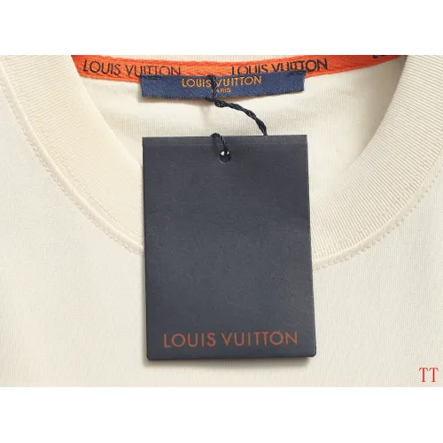 Replica Louis Vuitton LV T-Shirts Short Sleeved For Unisex #1458736 $40.00 USD for Wholesale