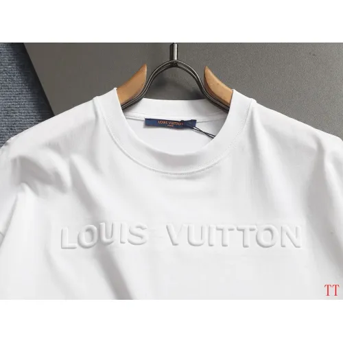 Replica Louis Vuitton LV T-Shirts Short Sleeved For Unisex #1458742 $40.00 USD for Wholesale