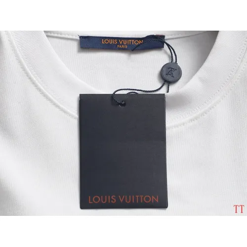 Replica Louis Vuitton LV T-Shirts Short Sleeved For Unisex #1458742 $40.00 USD for Wholesale