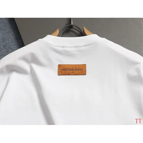 Replica Louis Vuitton LV T-Shirts Short Sleeved For Unisex #1458742 $40.00 USD for Wholesale
