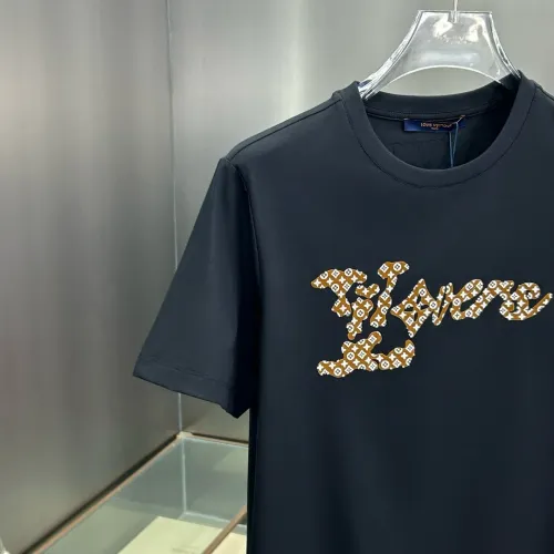 Replica Louis Vuitton LV T-Shirts Short Sleeved For Unisex #1458972 $68.00 USD for Wholesale
