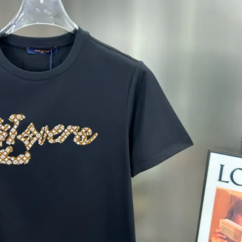Replica Louis Vuitton LV T-Shirts Short Sleeved For Unisex #1458972 $68.00 USD for Wholesale