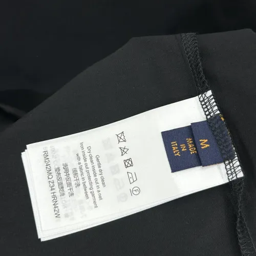 Replica Louis Vuitton LV T-Shirts Short Sleeved For Unisex #1458972 $68.00 USD for Wholesale
