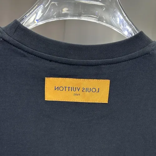 Replica Louis Vuitton LV T-Shirts Short Sleeved For Unisex #1458977 $64.00 USD for Wholesale