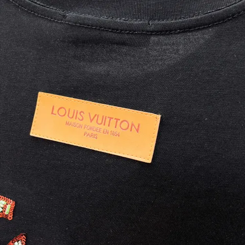Replica Louis Vuitton LV T-Shirts Short Sleeved For Men #1464421 $60.00 USD for Wholesale