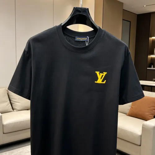 Replica Louis Vuitton LV T-Shirts Short Sleeved For Men #1464423 $60.00 USD for Wholesale
