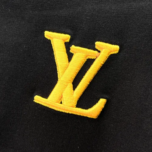 Replica Louis Vuitton LV T-Shirts Short Sleeved For Men #1464423 $60.00 USD for Wholesale