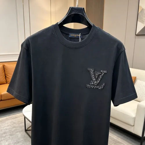 Replica Louis Vuitton LV T-Shirts Short Sleeved For Men #1464425 $60.00 USD for Wholesale