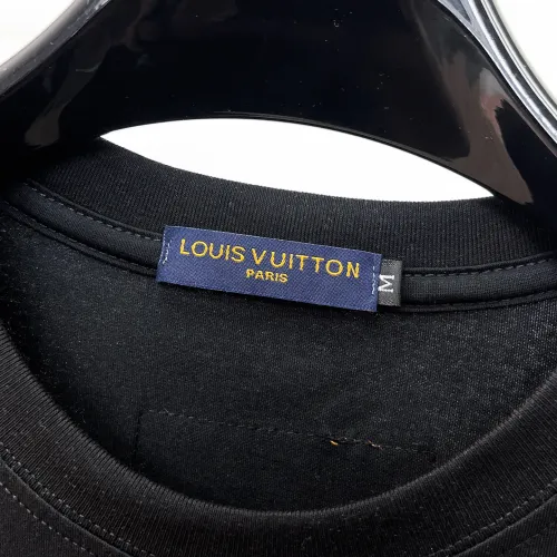 Replica Louis Vuitton LV T-Shirts Short Sleeved For Men #1464427 $60.00 USD for Wholesale