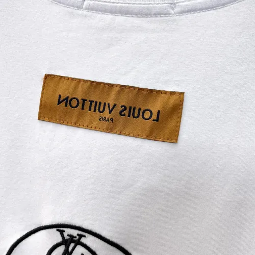 Replica Louis Vuitton LV T-Shirts Short Sleeved For Men #1464428 $60.00 USD for Wholesale