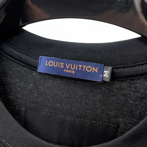 Replica Louis Vuitton LV T-Shirts Short Sleeved For Men #1464429 $60.00 USD for Wholesale