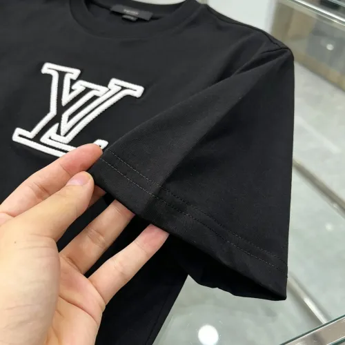 Replica Louis Vuitton LV T-Shirts Short Sleeved For Men #1464431 $60.00 USD for Wholesale