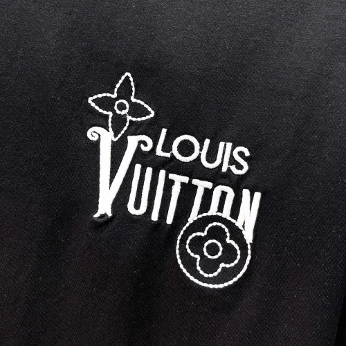 Replica Louis Vuitton LV T-Shirts Short Sleeved For Men #1464437 $60.00 USD for Wholesale