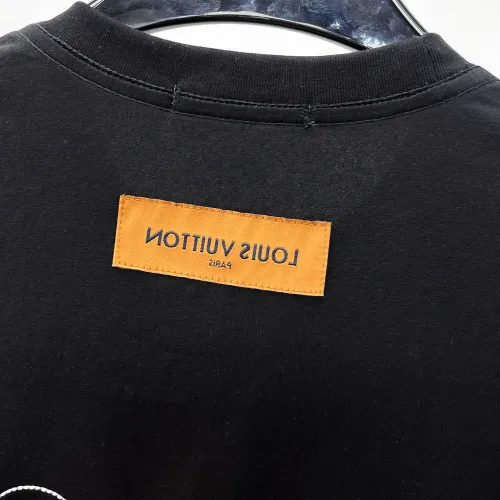 Replica Louis Vuitton LV T-Shirts Short Sleeved For Men #1464437 $60.00 USD for Wholesale