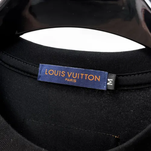 Replica Louis Vuitton LV T-Shirts Short Sleeved For Men #1464437 $60.00 USD for Wholesale