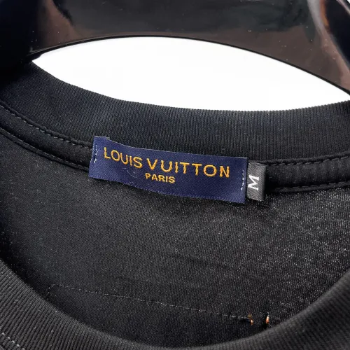 Replica Louis Vuitton LV T-Shirts Short Sleeved For Men #1464439 $60.00 USD for Wholesale